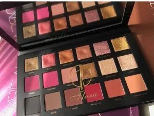 پالت سایه ۱۸ رنگ هدی بیوتی Rose gold