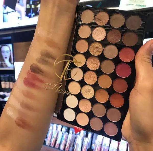 پالت سایه ۳۲رنگ رولوشن Flawless 3 - تصویر 2